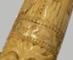 Détail des rameaux d'olivier (poignée de la dague de chasse)
