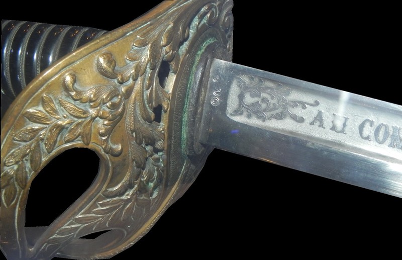 Détail du sabre du Commandant Caud (2).JPG