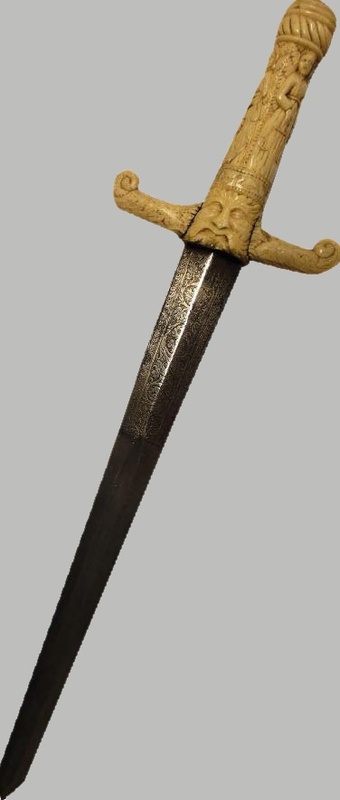 Dague fond gris bon.jpg