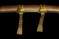 Bélières (détail du <em>wakisashi Efu no tachi</em>)