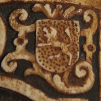 2<sup>nd</sup> blason (détail de la poire à poudre saint Michel)
